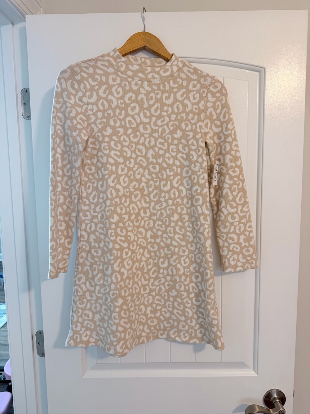 Old Navy Leopard Print Ribbed Mock Neck Dress Beige Cream L NWT